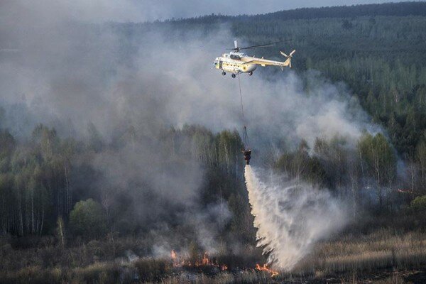 пожар вертолет спасатели