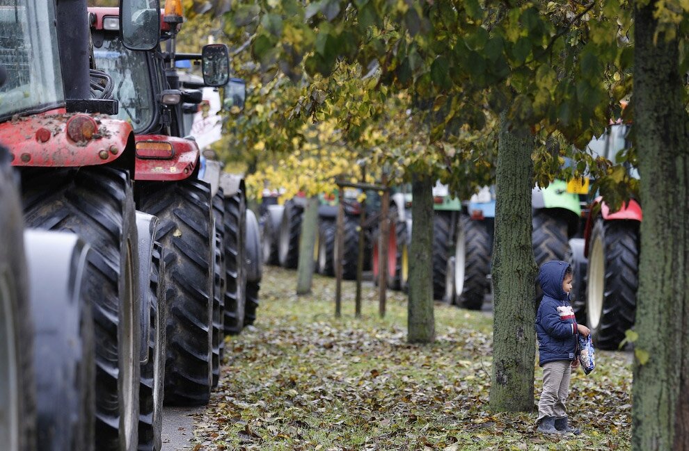 тракторы фермеры бунт