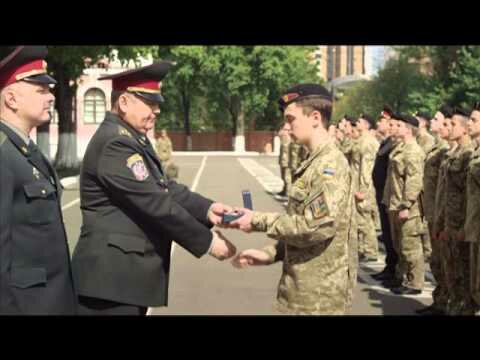Президент Порошенко в День памяти и примирения разместил трогательное видео о трех поколениях украинских военных